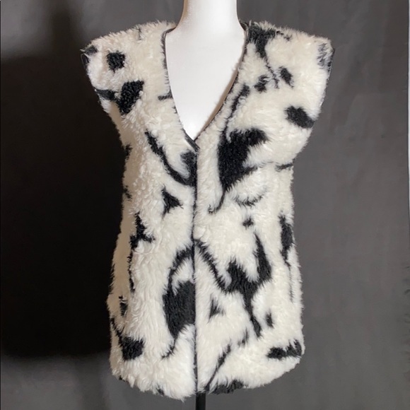 black and white teddy vest by Buffalo Medium - Picture 1 of 6